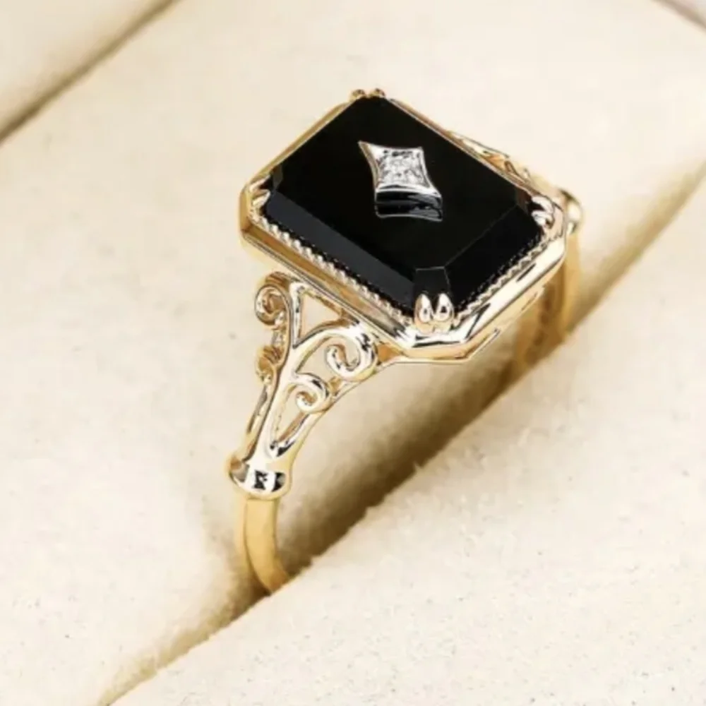 Elegant Black Onyx Ring Size 8 New With Tags